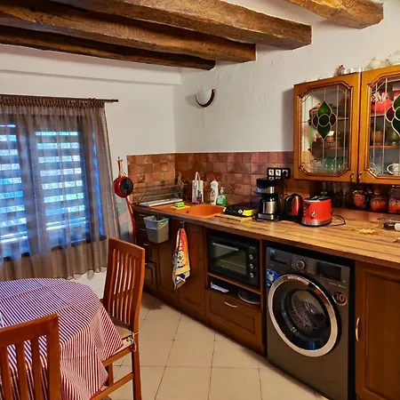 Villa къща кедъра близо до море, планина и езеро